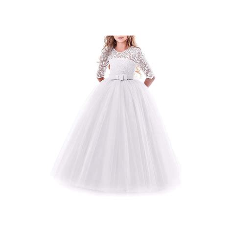 bambina con vestito da battesimo bianco in pizzo